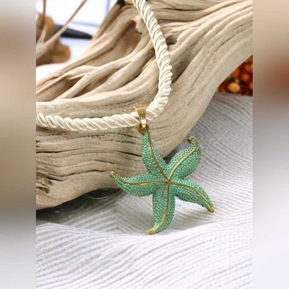 Trending Elegant Starfish Pendant Necklace - Picture 6 of 11